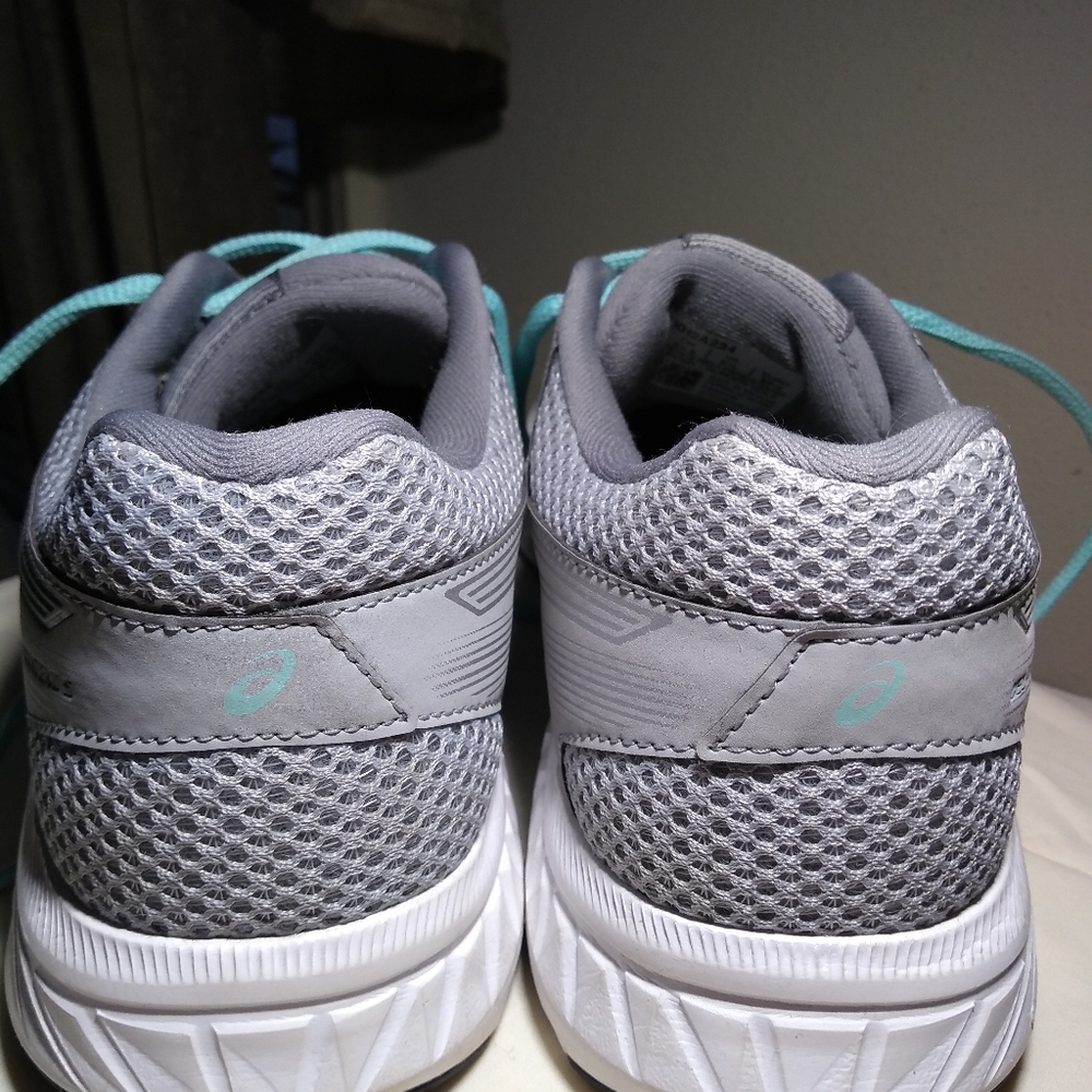 ASICS Ladies Size 6.5 - Picture 4 of 6